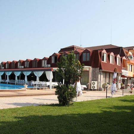 מלון Voyvodinovo Complex Racic מראה חיצוני תמונה